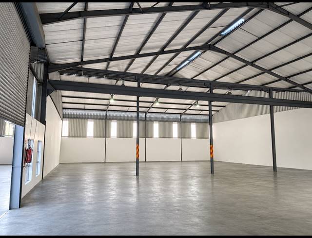 711M² WAREHOUSE TO LET IN WHITE RIVER INDUSTRIAL